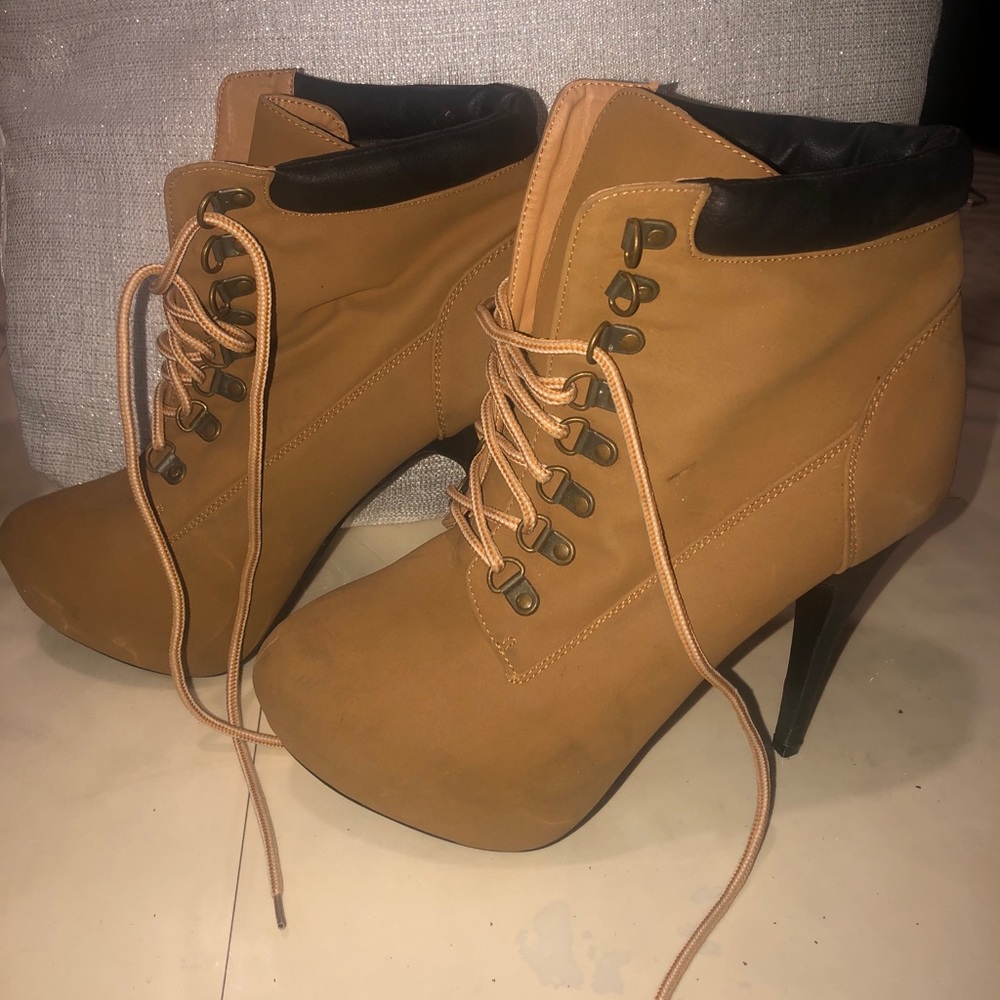 High heel boot style